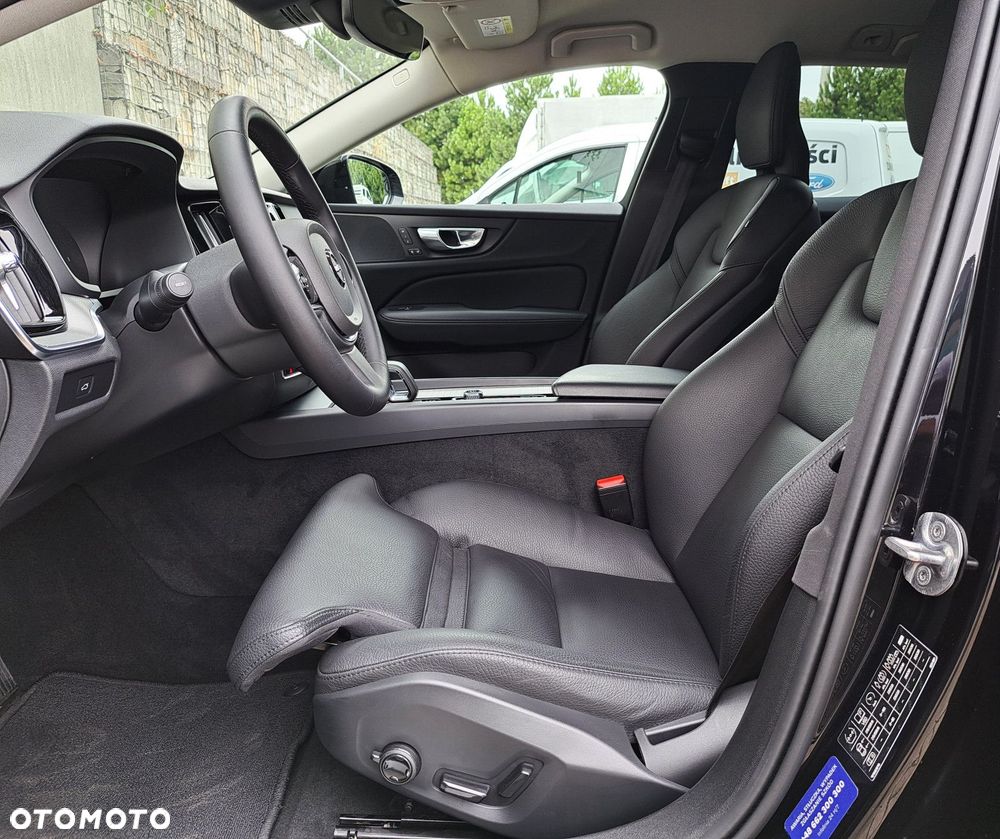 Volvo V60 Cross Country - 9