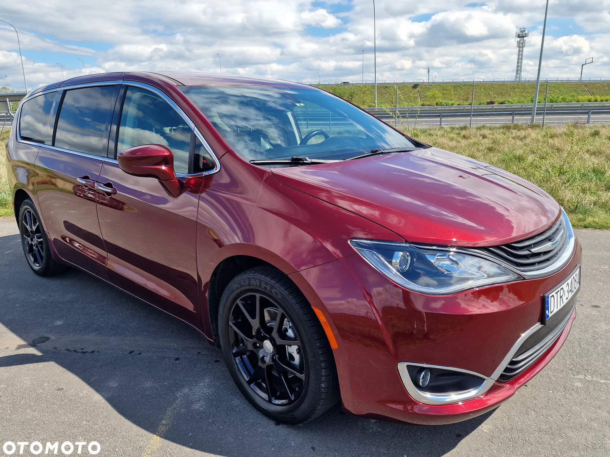 Chrysler Pacifica - 12