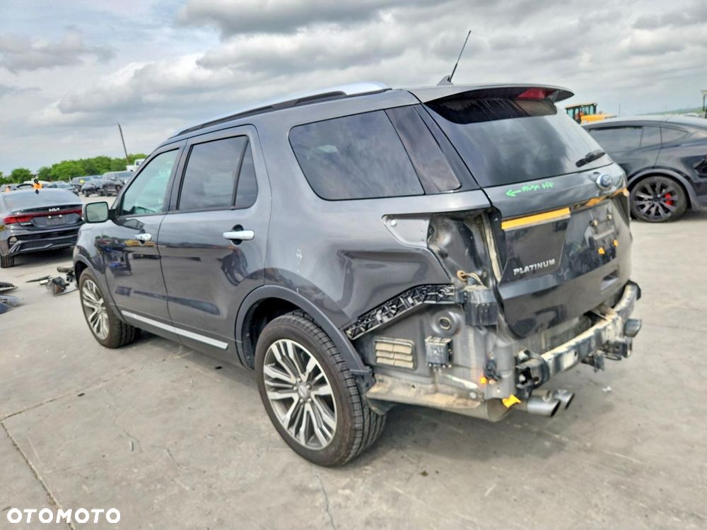 Ford Explorer - 4