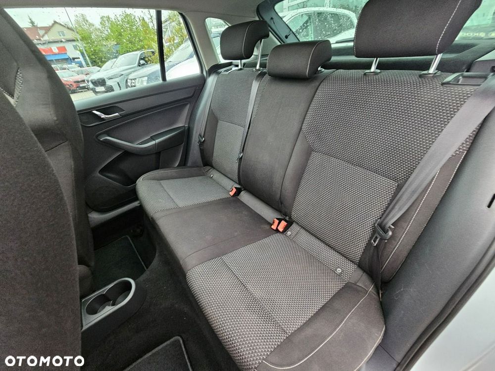 Skoda RAPID - 16
