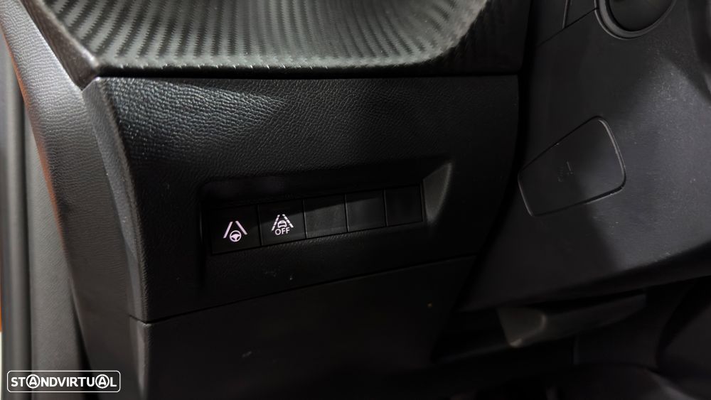 Peugeot 2008 PureTech 155 EAT8 GT - 18