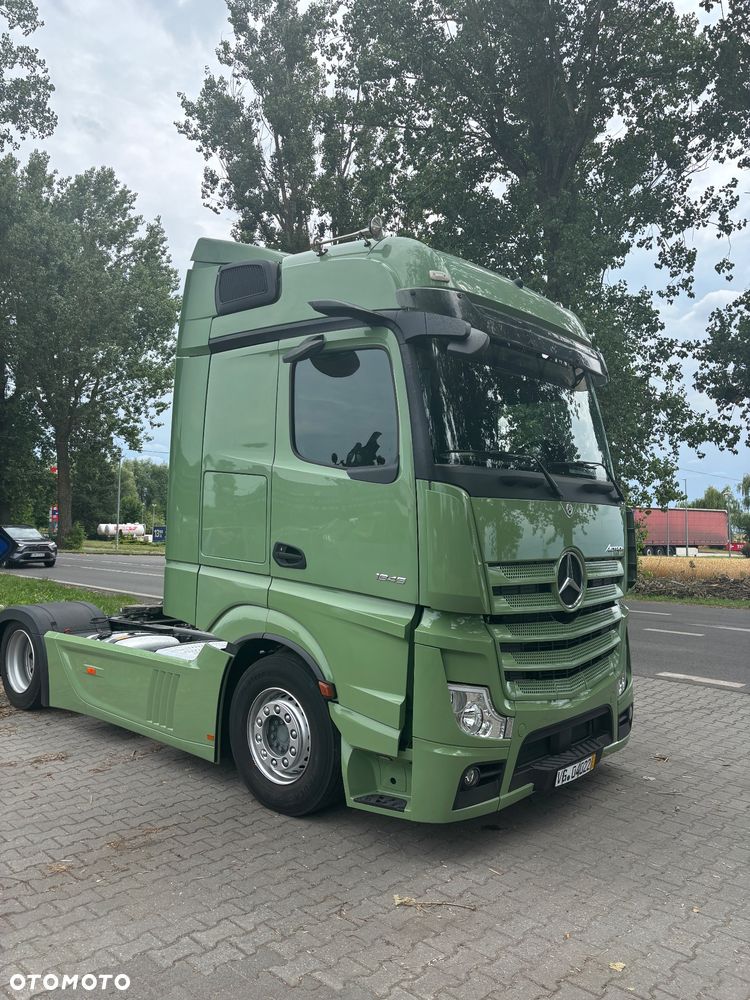 Mercedes-Benz Actros - 1