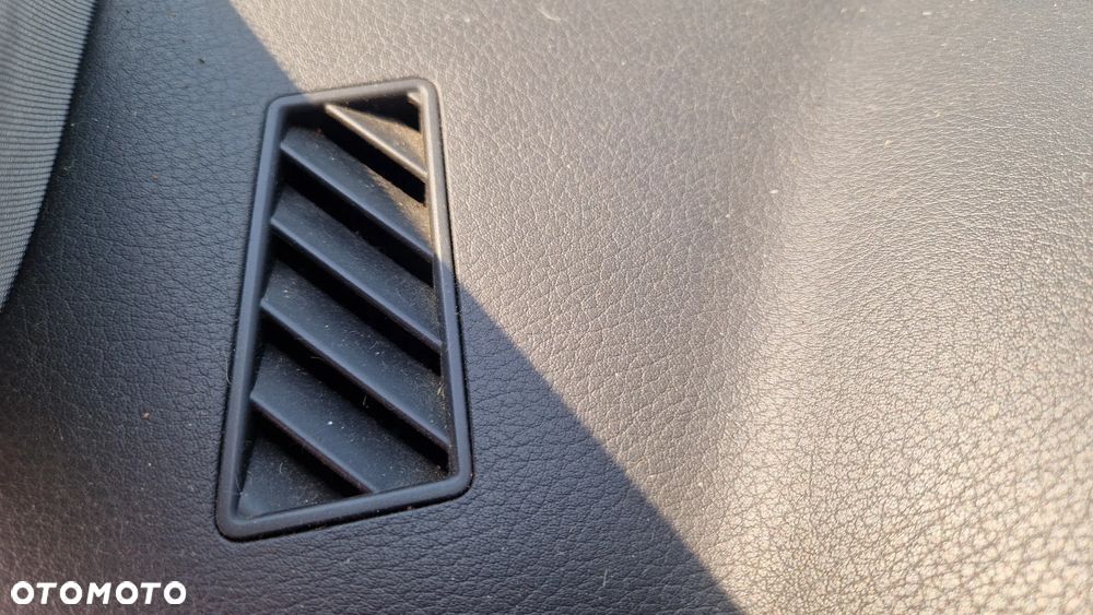 AUDI A4 B6 KRATKA DESKI LEWA - 1