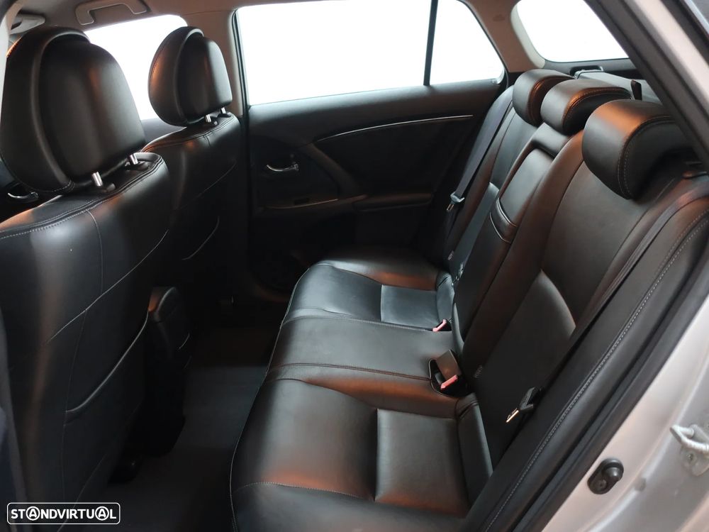 Toyota Avensis SW 2.0 D-4D Exclusive +Pele+GPS - 19