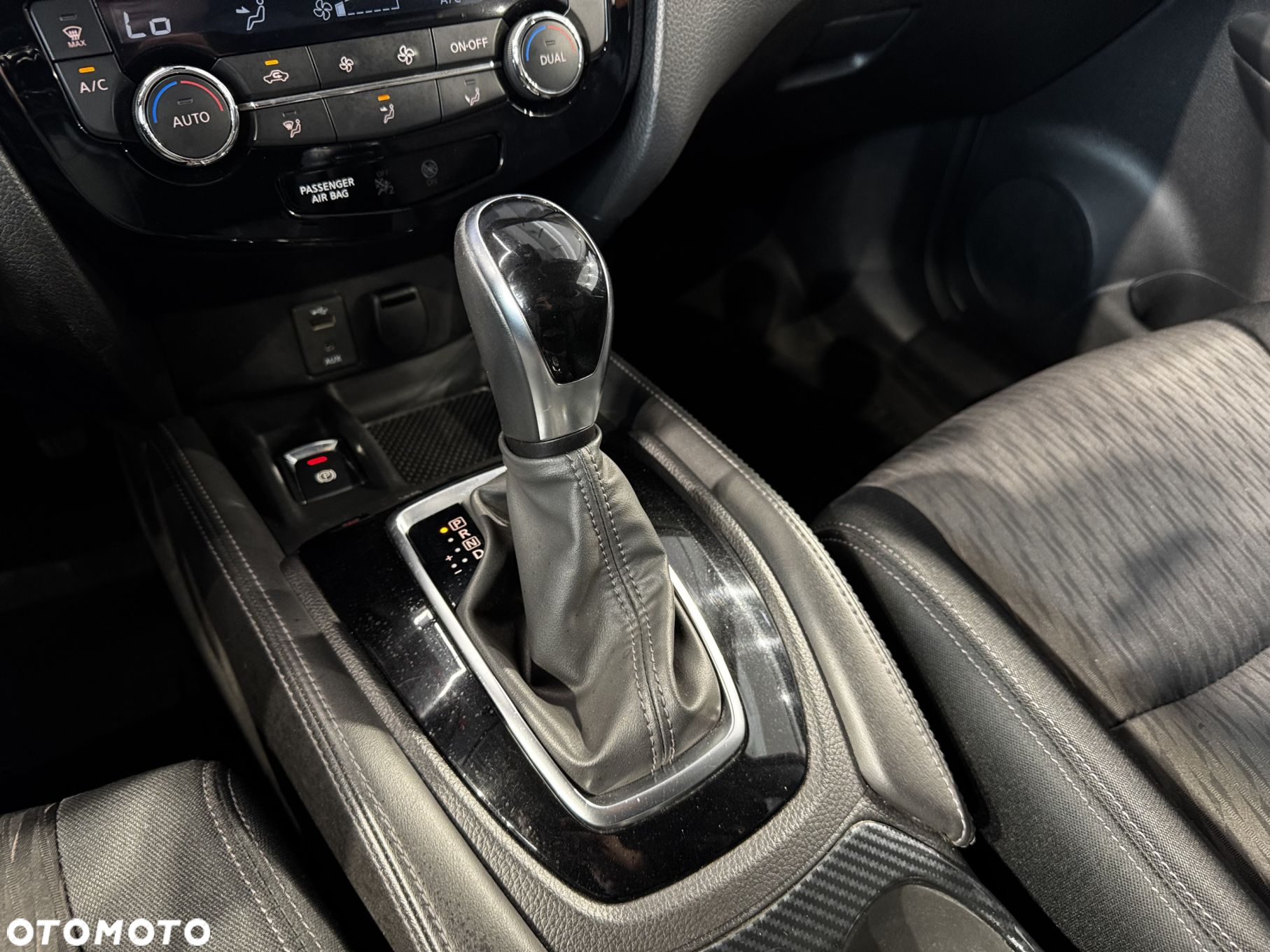 Nissan X-Trail - 25