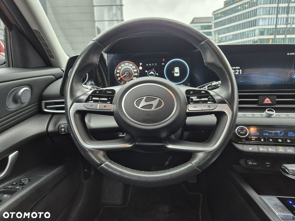 Hyundai Elantra - 32