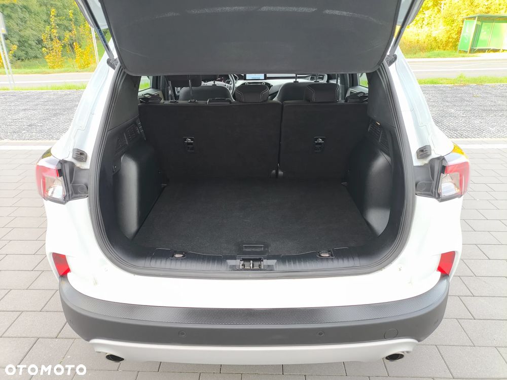 Ford Kuga - 24