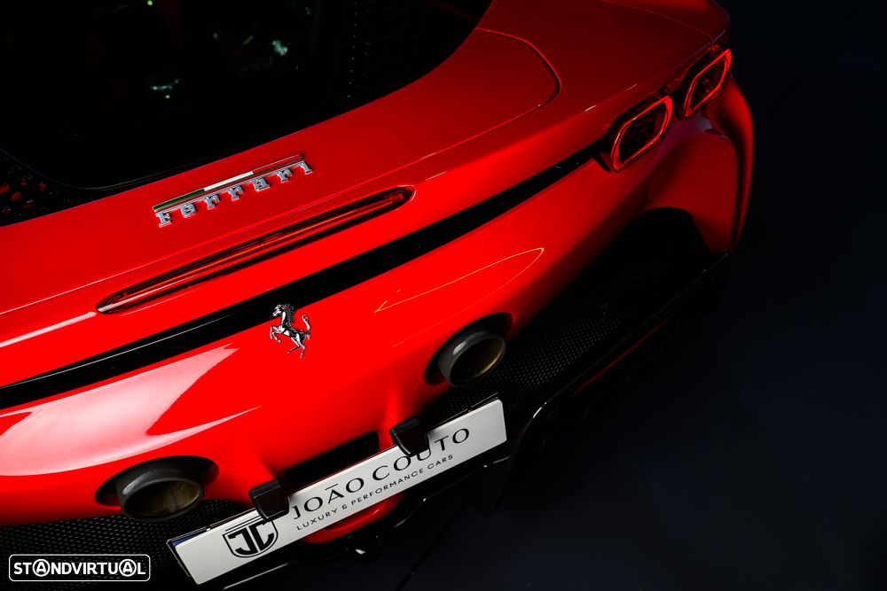 Ferrari SF90 Stradale - 15