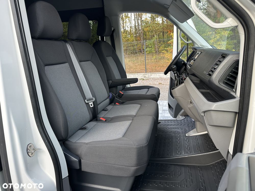 Volkswagen Crafter Brygada 6osób / Średniak L3 / Salon PL / Serwis Tylko w ASO VW / Pełna historia pojazdu / W oryginalym stanie / Fabryczna Zabudowa / FV23% - 26