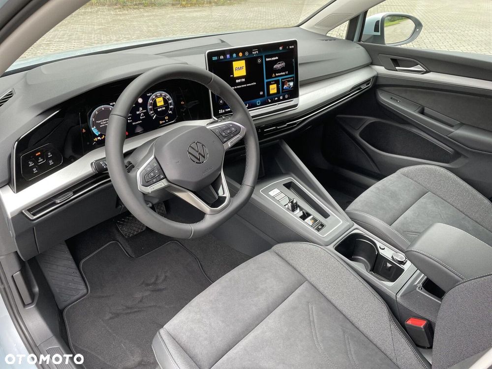 Volkswagen Golf - 10