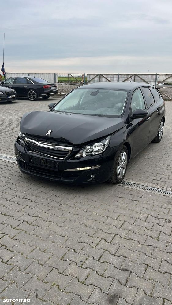 Dezmembram Peugeot 308 1.6 diesel din 2015 - 1