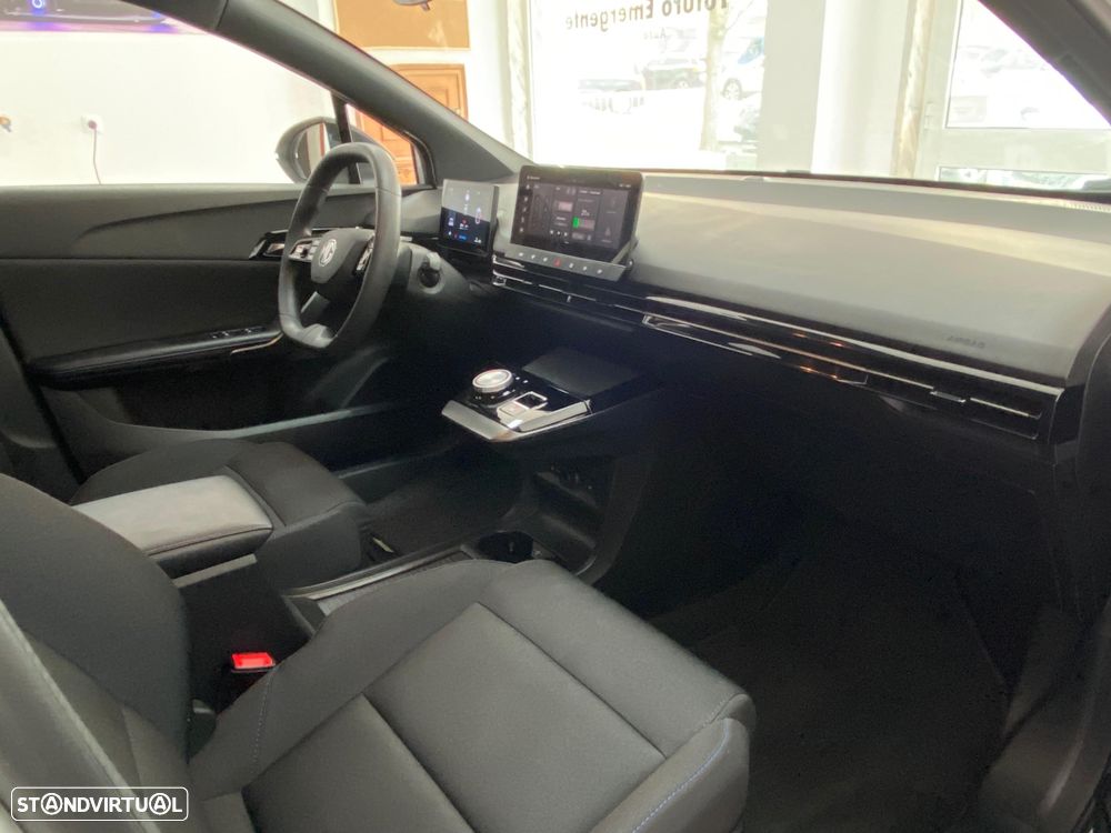 MG MG4 51 kWh Standard - 12