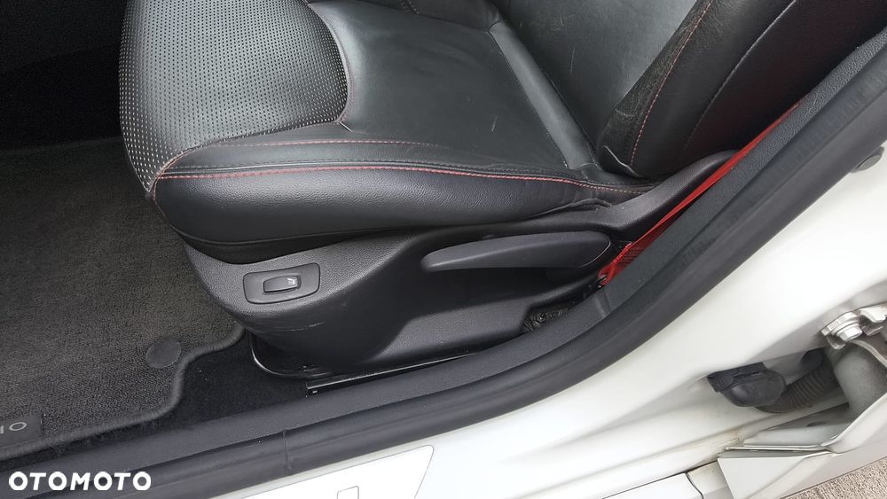 Renault Clio TCe 220 EDC R.S Trophy - 16