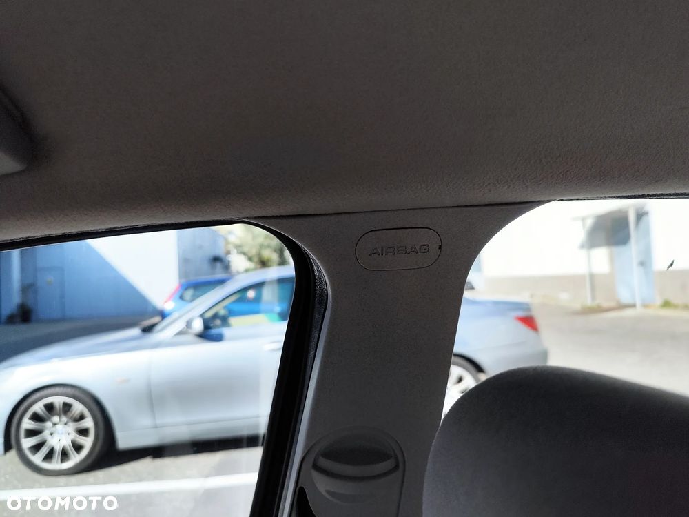 Ford Mondeo 2.0 Ghia - 18