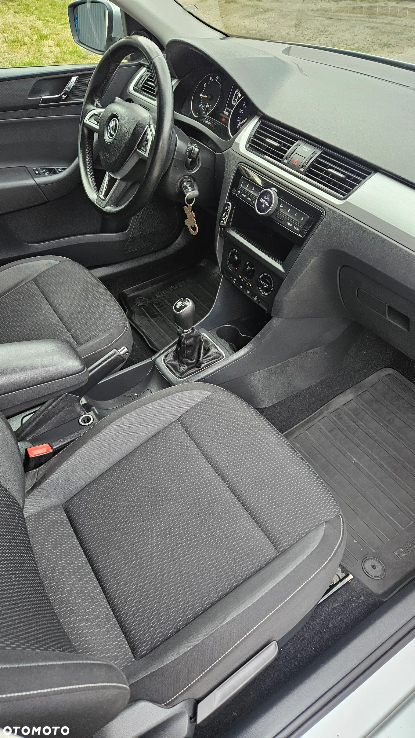 Skoda RAPID 1.2 TSI Ambition - 17