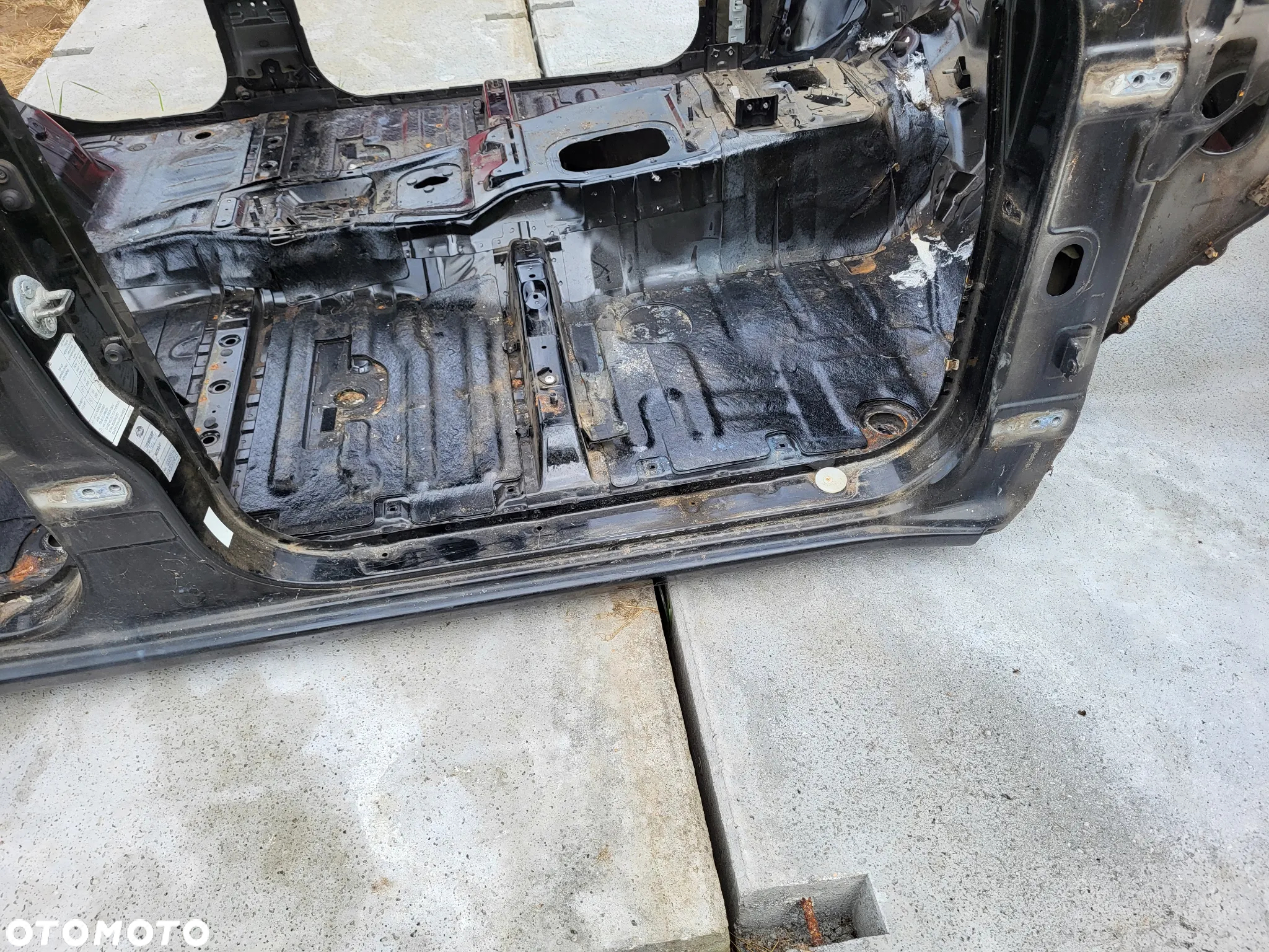 Mitsubishi L200 IV Próg Słupek Lewy Prawy - 2