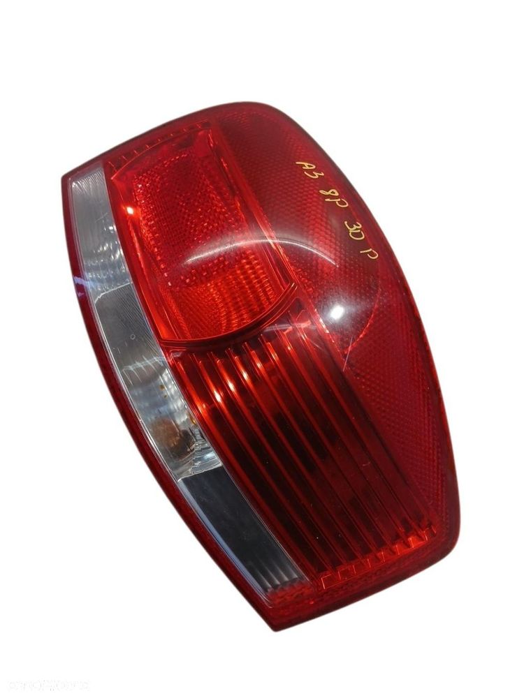 LAMPA PRAWA TYLNA TYŁ AUDI A3 8P 3D 8P0945096 A3 8P - 3