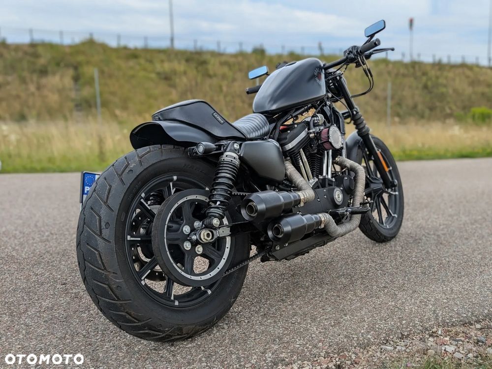 Harley-Davidson Sportster Iron 883 - 2