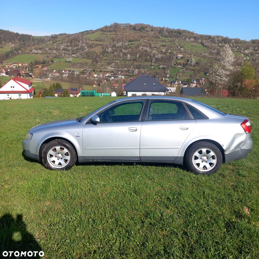 Audi A4 Limousine - 8