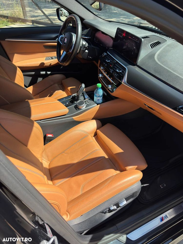 BMW Seria 5 530d xDrive AT MHEV - 11