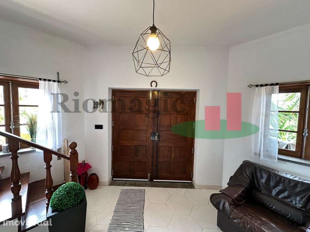 Moradia V3 com Piscina, Jardim e Garagem no Alto Nobre - Nadadouro ... - Grande imagem: 5/21