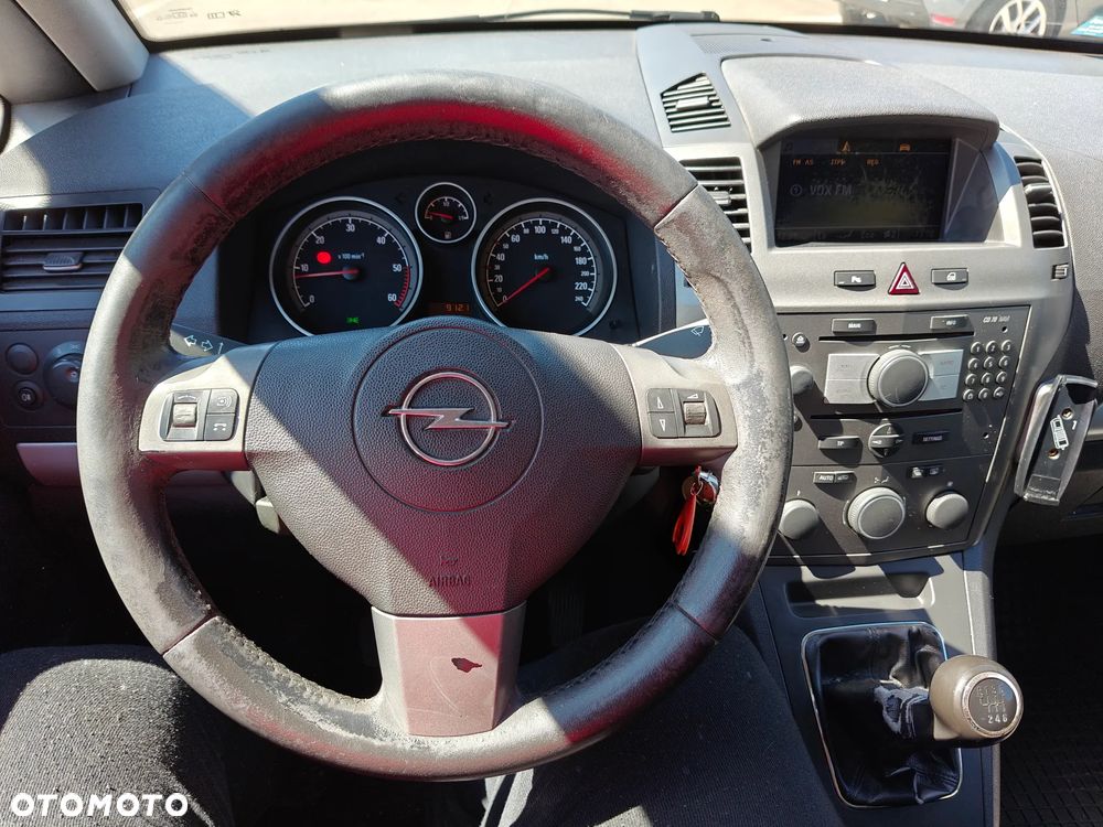 Opel Zafira 1.9 CDTI - 21