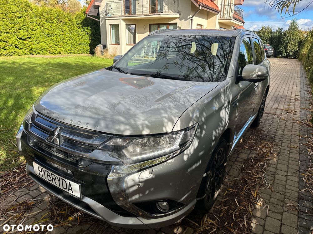 Mitsubishi Outlander 2.0 4WD Plug-In Hybrid Top - 29
