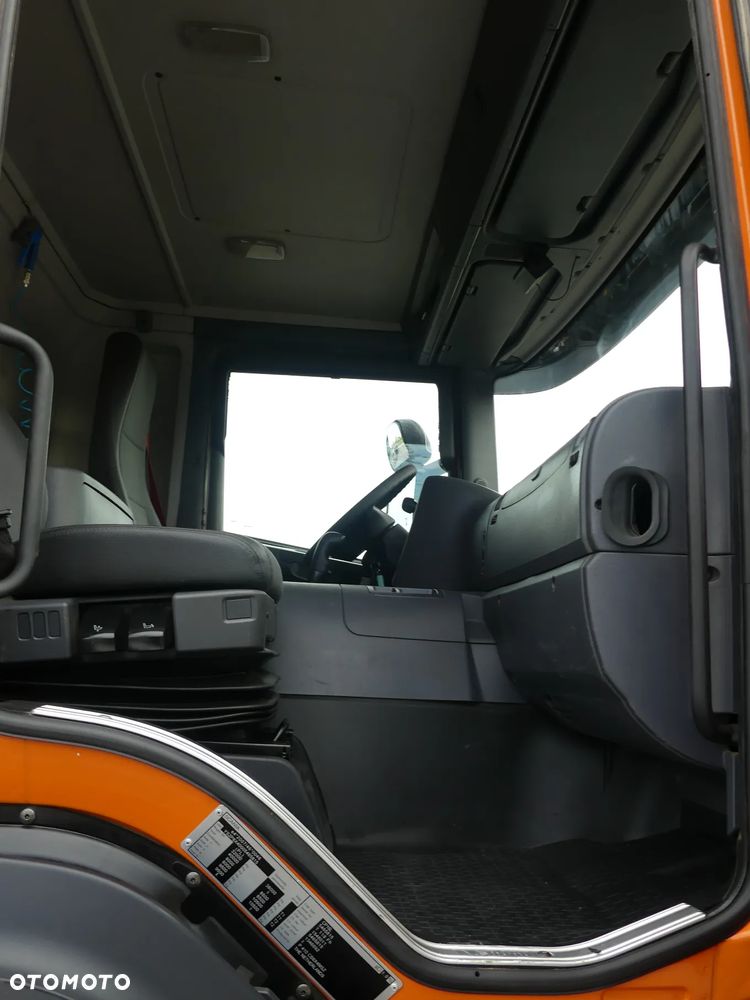 Scania P410 8x4 / WYWROTKA TYLNO ZSYPOWA / ALUFELGI / MANUAL / - 26