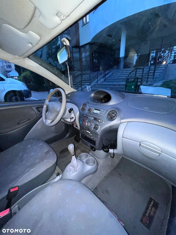 Toyota Yaris 1.0 Base - 16