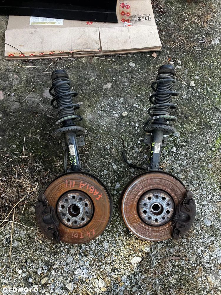 ZWROTNICA MCPERSON LEWA LUB PRAWA SKODA FABIA III 1.4 TDI - 1