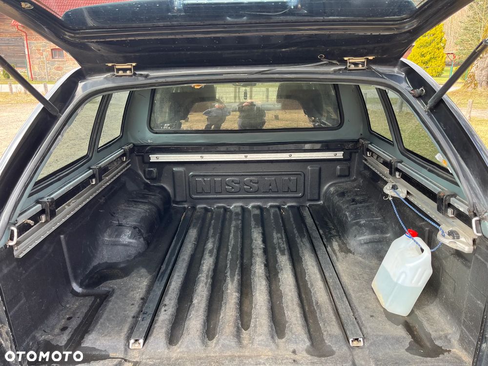 Nissan Navara 2.5 D Platinum - 9