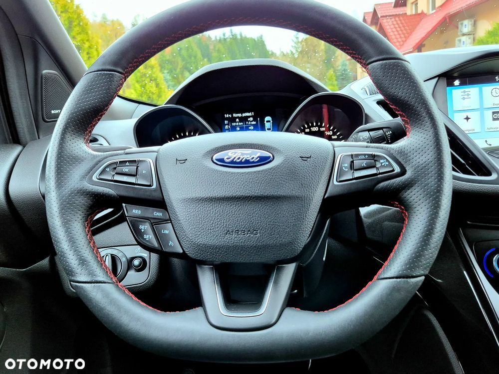 Ford Kuga 2.0 TDCi 4x4 ST-Line - 28