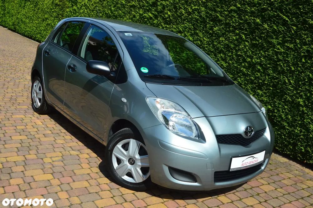 Toyota Yaris - 10