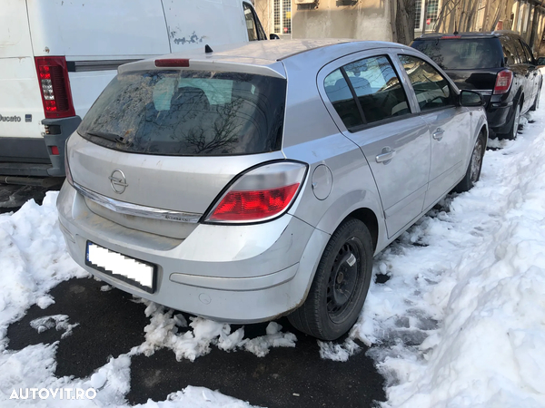 Dezmembrez Opel Astra H gri 1.6 benzina Twinport 2006 cutie automata