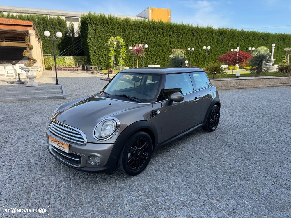 MINI 3 Portas Cooper D - 1