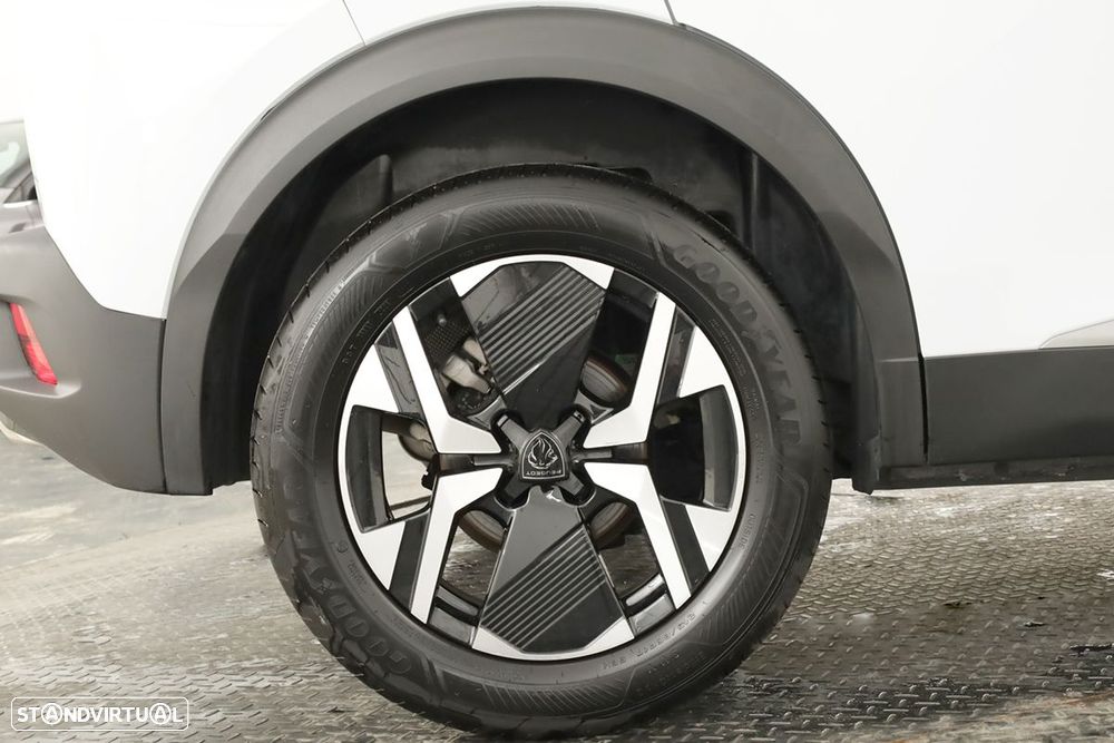 Peugeot 2008 1.2 PureTech Allure EAT8 - 5