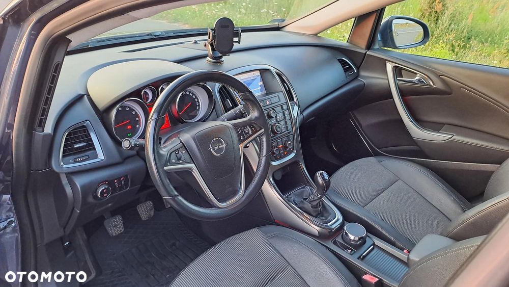 Opel Astra 1.6 T Cosmo - 10