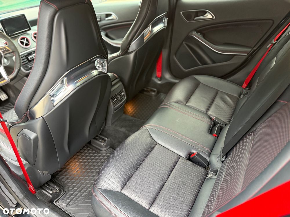 Mercedes-Benz GLA 45 AMG 4-Matic Edition 1 - 29