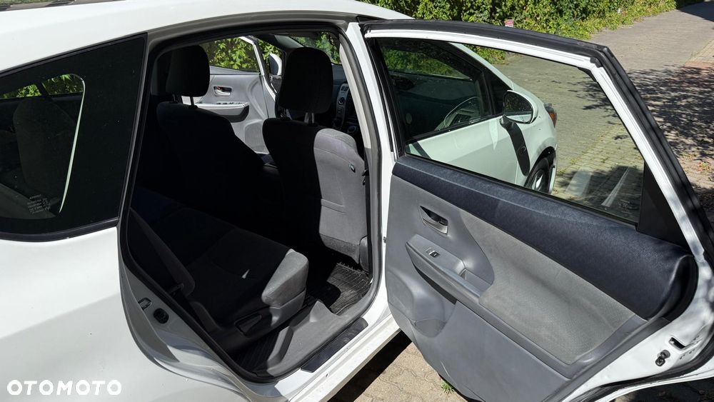Toyota Prius+ (Hybrid) Comfort - 11