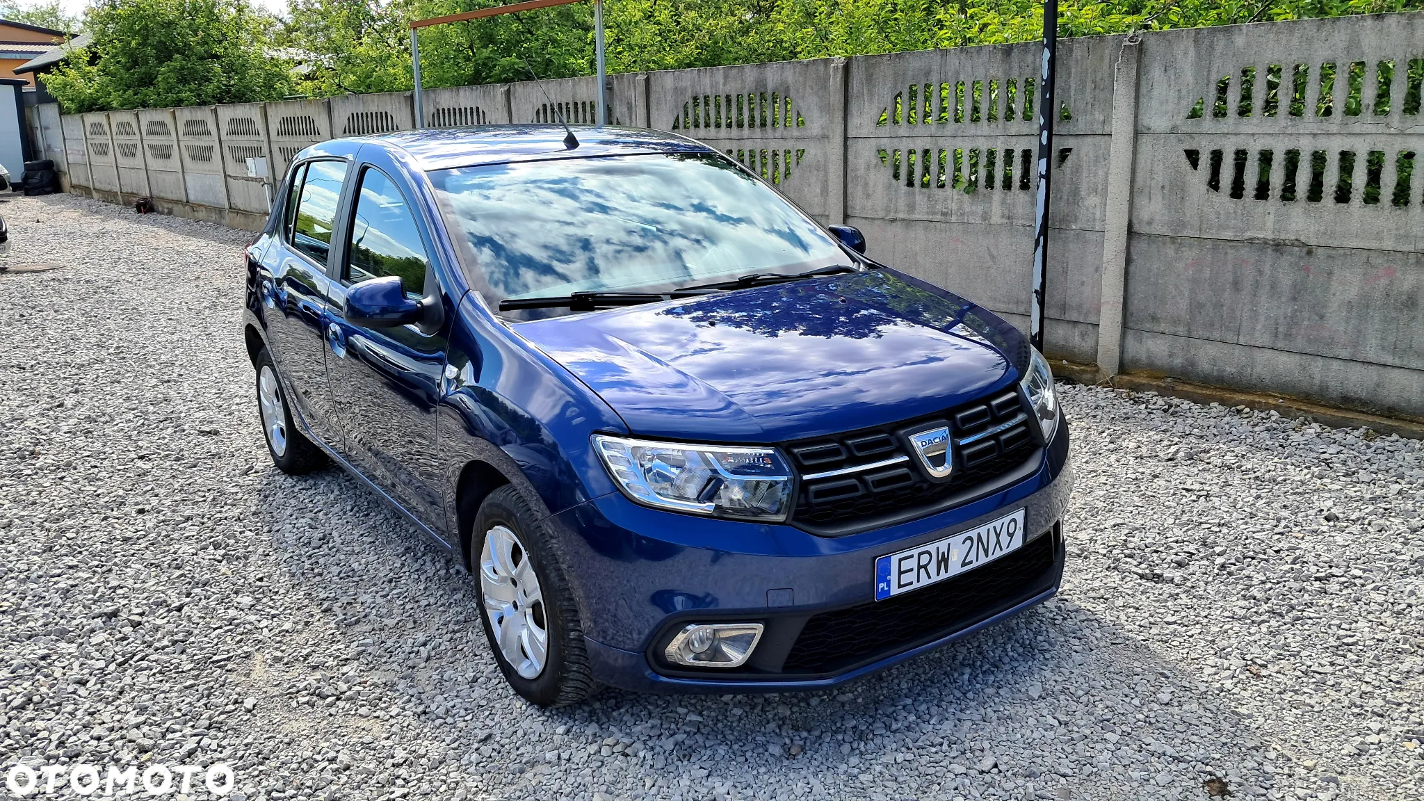 Dacia Sandero SCe 75 Essential - 24