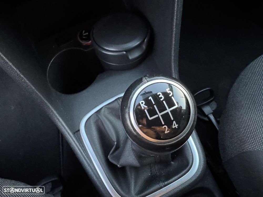 VW Polo 1.6 TDI Confortline BlueMotion - 20