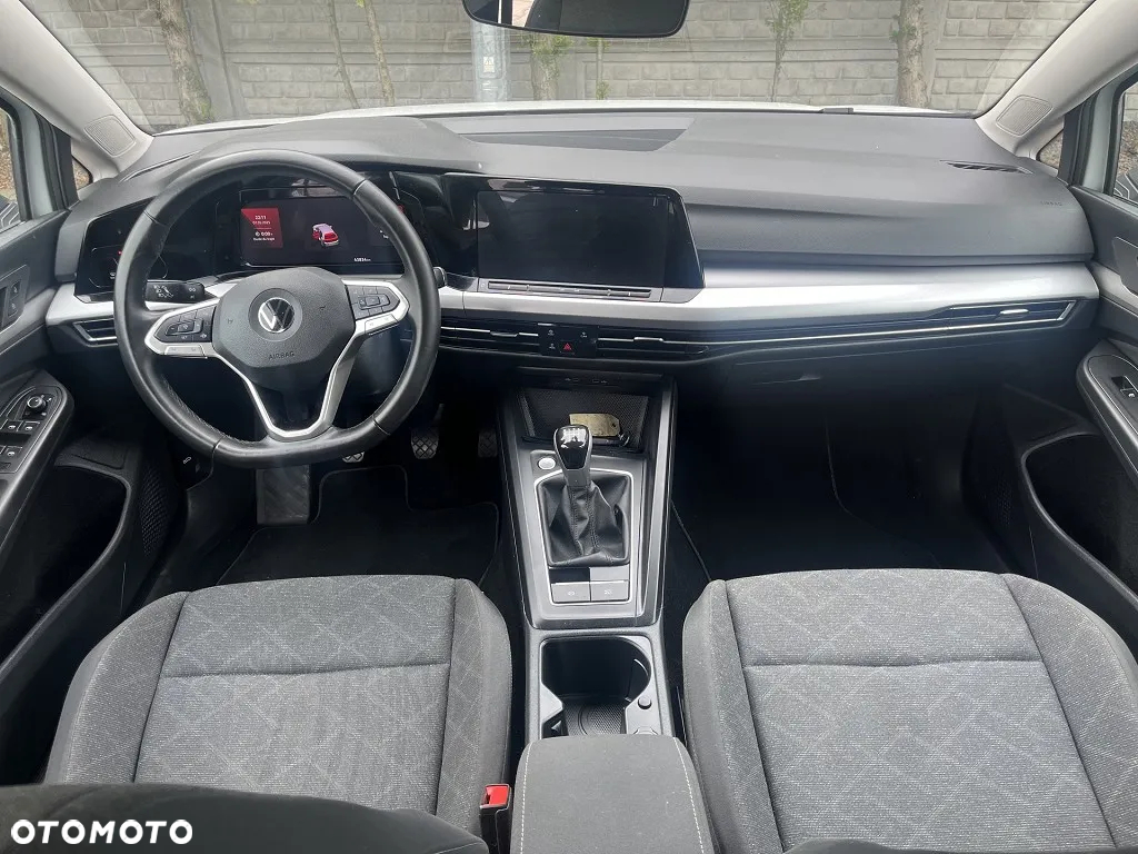 Volkswagen Golf - 6