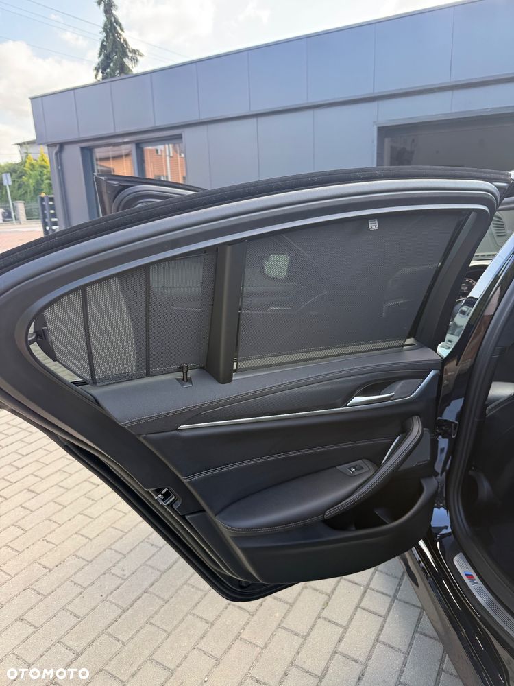 BMW Seria 5 M550i xDrive - 9
