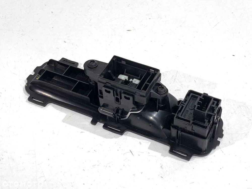 WŁĄCZNIK HAMULCA RĘCZNEGO  JAGUAR F-PACE (X761) 2015 - 2022 2.0 TD4 AWD 132 kW [180 KM] olej - 3