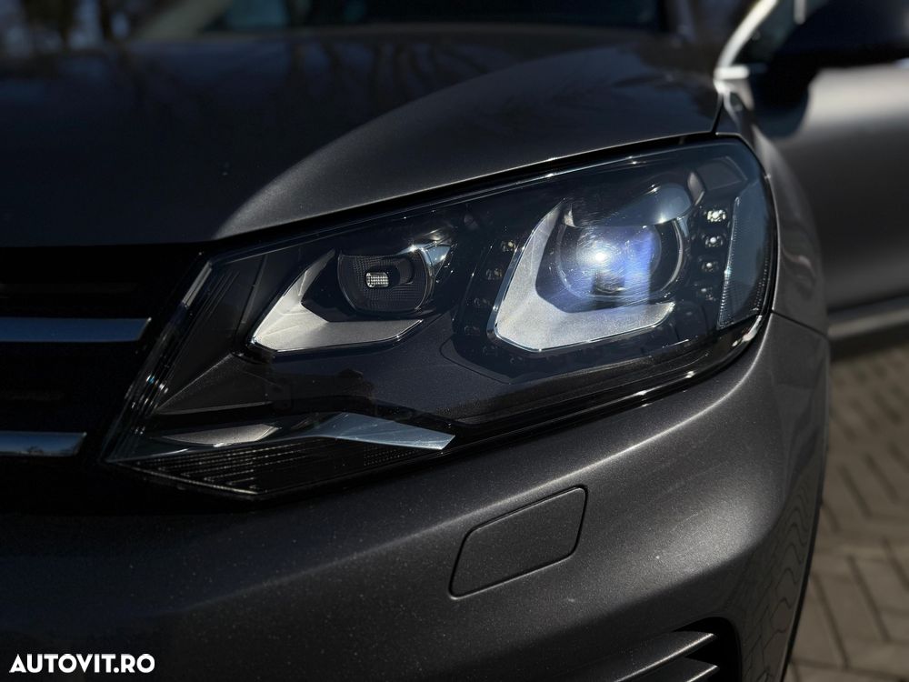Volkswagen Touareg - 16