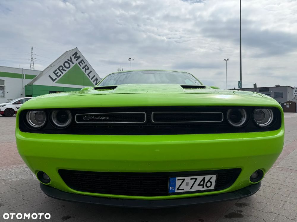 Dodge Challenger - 4