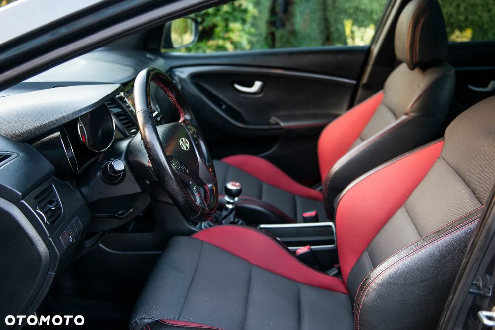 Hyundai i30 1.6 GDI Turbo Luxury - 18