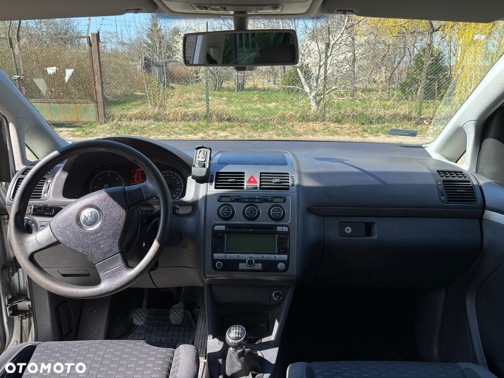 Volkswagen Touran 2.0 TDI DPF Highline - 9