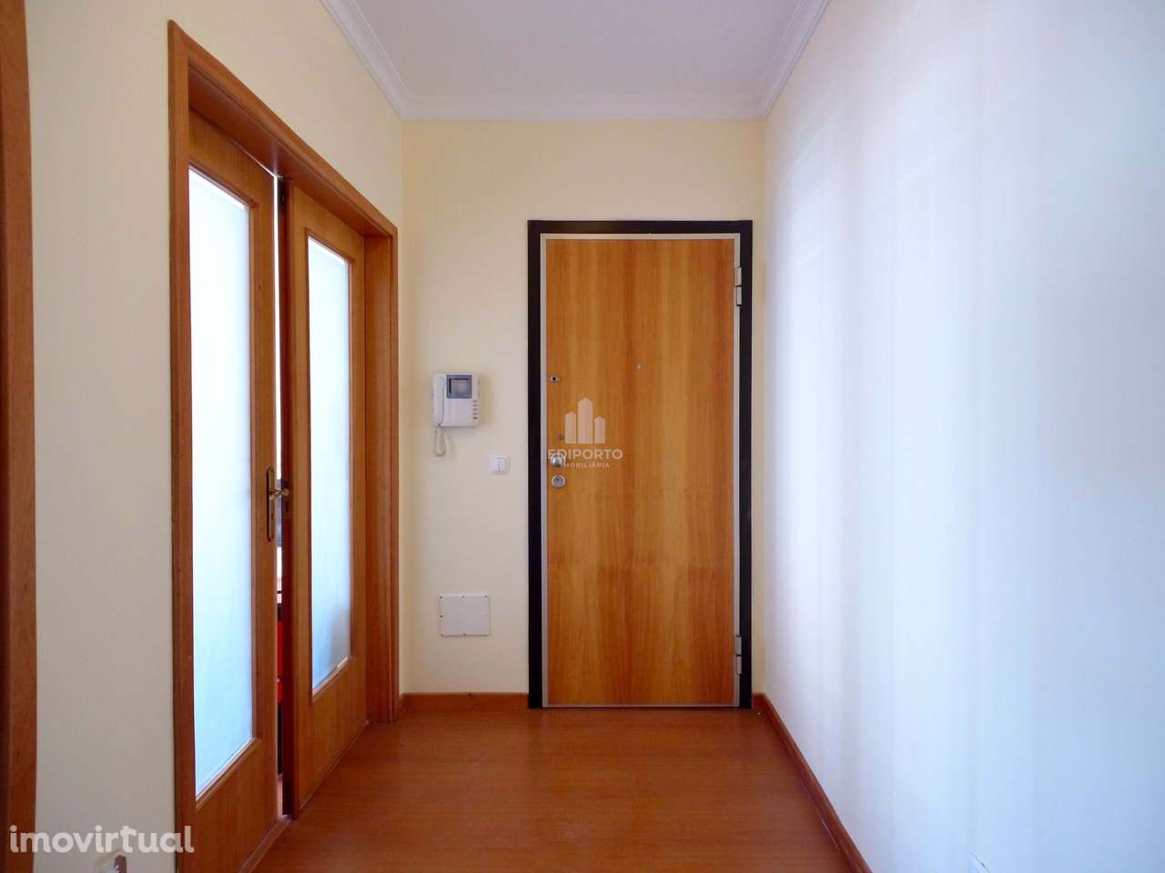 Venda de Apartamento T3 com  Varanda, arrumos com mais de 20 m2 e luga - Grande imagem: 2/13