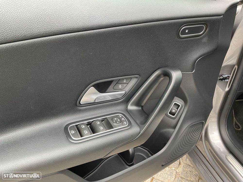 Mercedes-Benz CLA 180 d Shooting Brake Business Solutions Aut. - 15